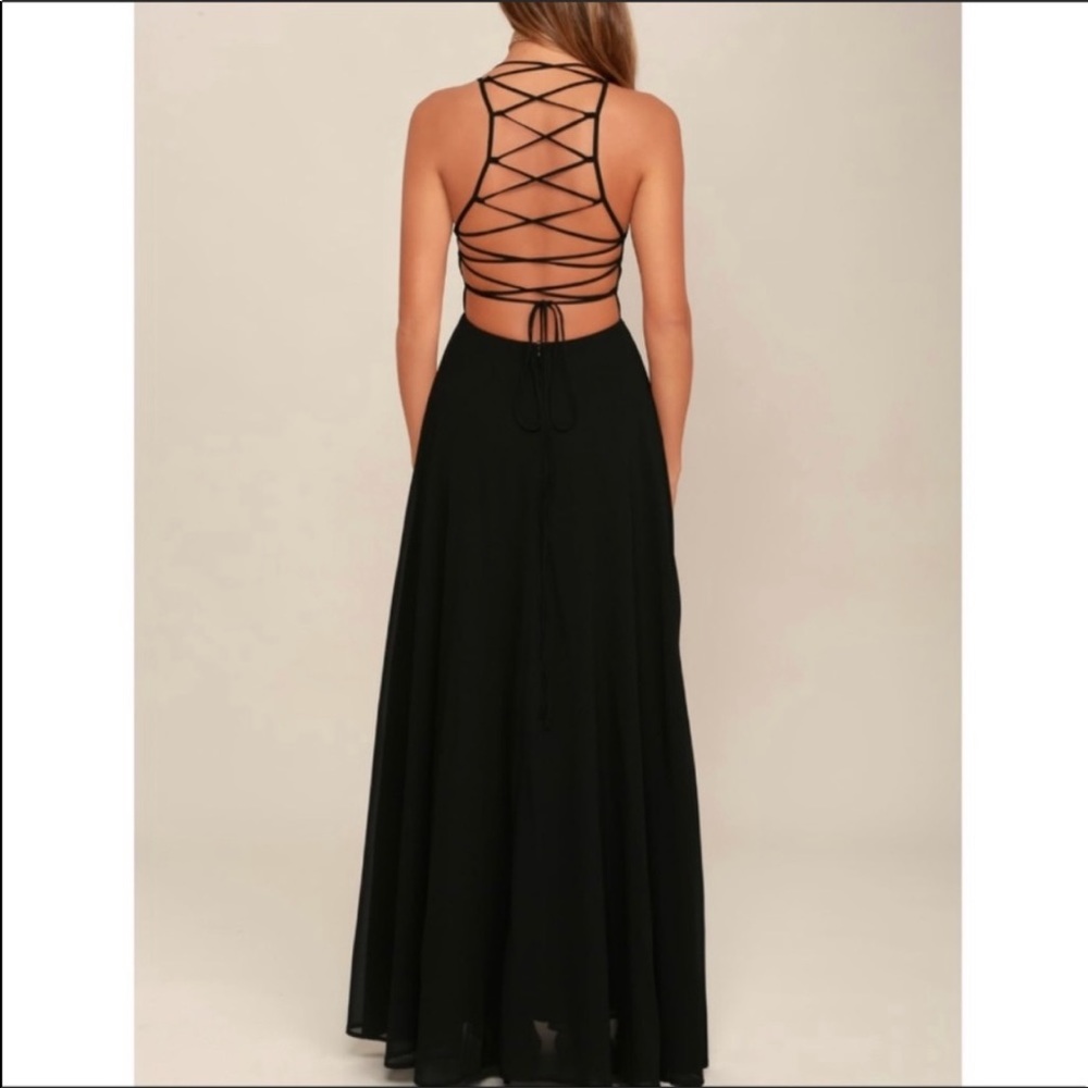 Lulus gown